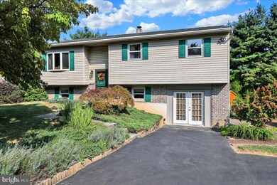 7428 Hillock Ln, Reading, PA 19606 - photo 4