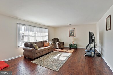 1581 Franklin Dr, Pottstown, PA 19465 - photo 3