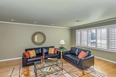 005_Living Room