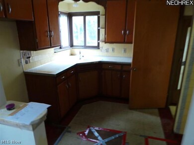 19905 Libby Rd, Maple Heights, OH 44137 - photo 5