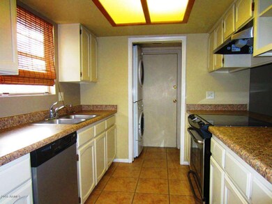 2929 E Broadway Rd 32 012