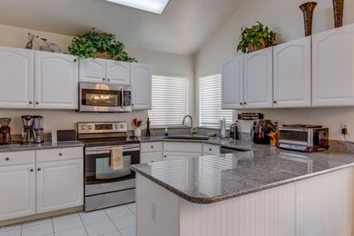 09_842_W_Horseshoe_Ave__09_mls