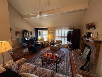 409 Colonial Dr, Greenwood, SC 29649 - photo 4