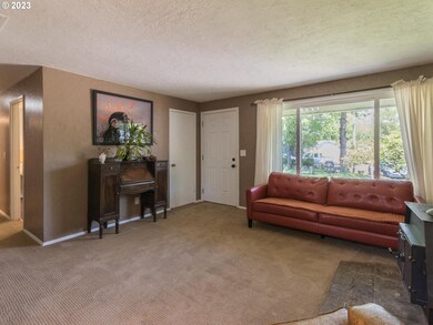 906 SW 14th St, Troutdale, OR 97060 - photo 6