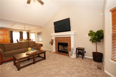 601 Forrest View Ct, Raymore, MO 64083 - photo 6