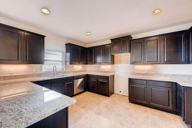 Summit D-small-004-5-Kitchen-666x445-72d