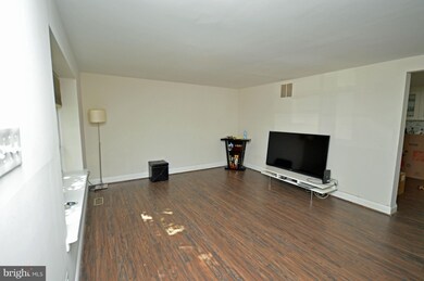 8658 Bent Arrow Ct, Springfield, VA 22153 - photo 6