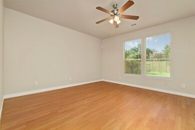 2527 Camden Park Dr, Conroe, TX 77385 - photo 6