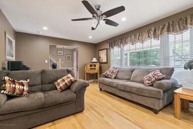 13 Melody Ln Middletown NJ-print-009-5-4