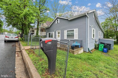 911 Nova Ave, Capitol Heights, MD 20743 - photo 2