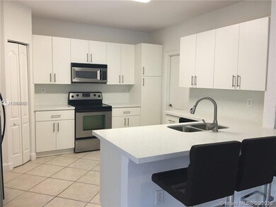 10925 NW 69th St, Doral, FL 33178 - photo 4