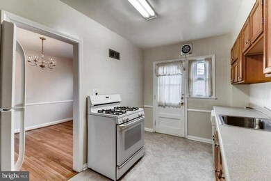 1402 Meridene Dr, Baltimore, MD 21239 - photo 5