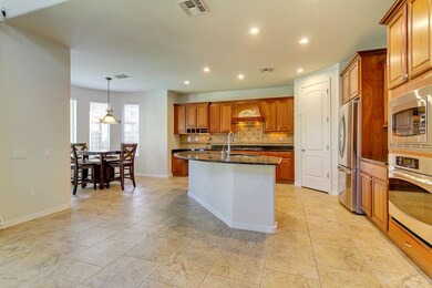 Eat-in Kitchen