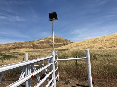 28956 Indian Reservation Rd unit 2, Porterville, CA 93257 - photo 2