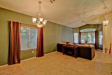 FORMAL LIVING/DINING