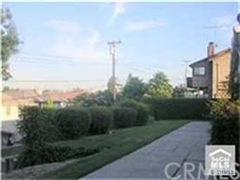 No homes directly behind offers privacy