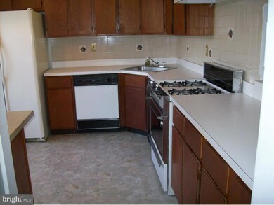 4 Oneill Ct, Lawrence Township, NJ 08648 - photo 3