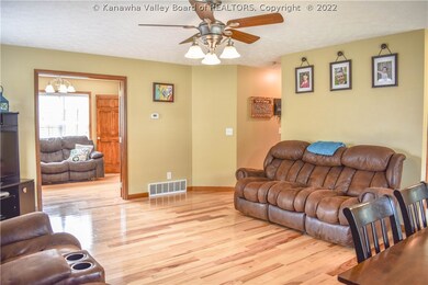 157 Pebble Creek Dr, Fraziers Bottom, WV 25082 - photo 6