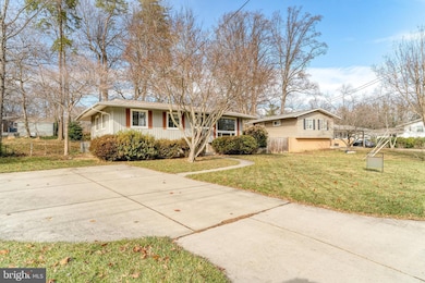 4304 San Carlos Dr, Fairfax, VA 22030 - photo 2