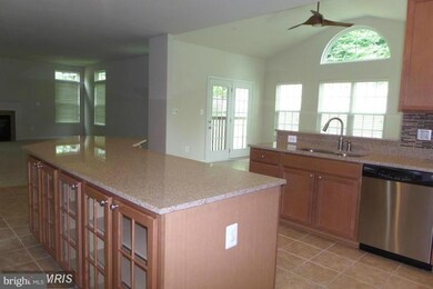 1911 Lake Forest Dr, Upper Marlboro, MD 20774 - photo 5