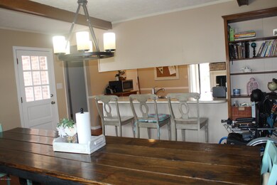 8617 Michael Ray Dr, Louisville, KY 40219 - photo 7