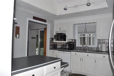 4 Doris St, Derry, NH 03038 - photo 7