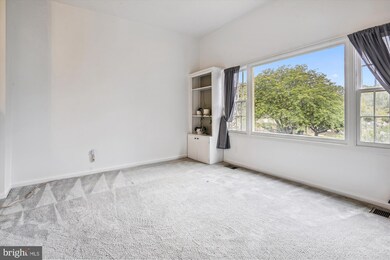 8410 Penshurst Dr unit 588, Springfield, VA 22152 - photo 6