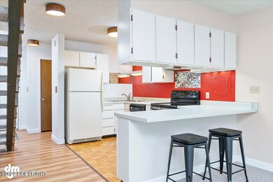 Kitchen with Breakfast Bar