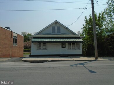 232 S 3rd St, Chambersburg, PA 17201 - photo 3