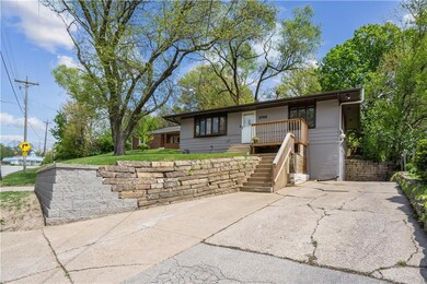2749 Hubbell Ave, Des Moines, IA 50317 - photo 3