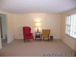 55 Brookside Dr, Hendersonville, NC 28792 - photo 2