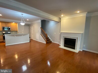 641 Cedar Spring St, Gaithersburg, MD 20877 - photo 2