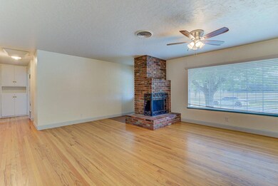 2001SycamoreDrive_017