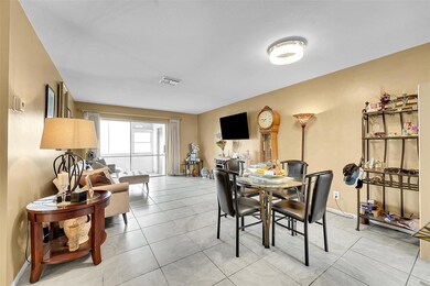 2769 Ashley Dr W unit F, West Palm Beach, FL 33415 - photo 3