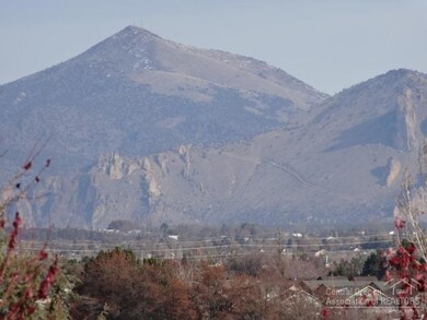 3570 SW Salmon Ave, Redmond, OR 97756 - photo 7