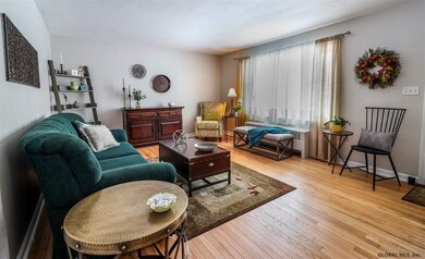 10 Edgewood Rd, Slingerlands, NY 12159 - photo 2