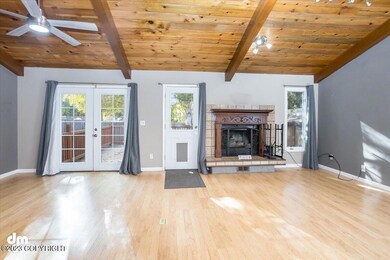 06-Living Room_IMG_9657-Edit
