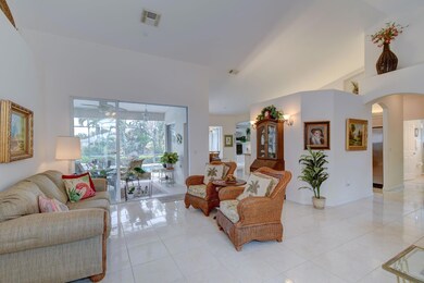 Front Living room area on Pool
