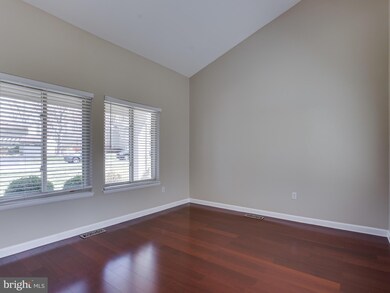 14712 Pebble Hill Ln, North Potomac, MD 20878 - photo 3