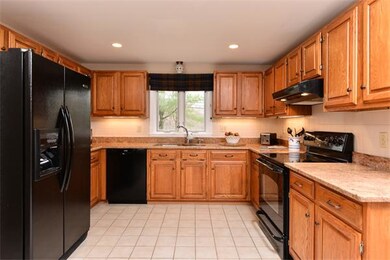 8 Wade Way, Hanover, MA 02339 - photo 3