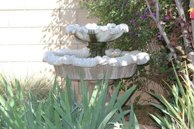 fountain stays !
