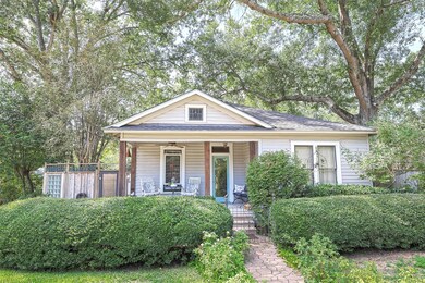 310 S Pine St, Tomball, TX 77375 - photo 2