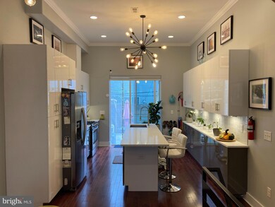 2242 Reed St, Philadelphia, PA 19146 - photo 3