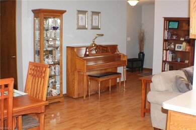 13811 Rustic Dr, North Royalton, OH 44133 - photo 5