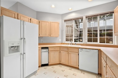 1953 Lake Whatcom Blvd unit 4B, Bellingham, WA 98229 - photo 7