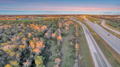 11304 NW Zac Lentz Pkwy, Victoria, TX 77905 - photo 5