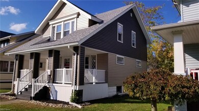 New (2020) Two Tone Vinyl Siding, Vinyl Porch Rail