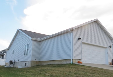 1005 German St, Maquoketa, IA 52060 - photo 5