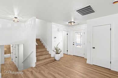 18-web-or-mls-1146 Redwood Tree St-1