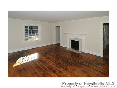 Den w/built ins + FP